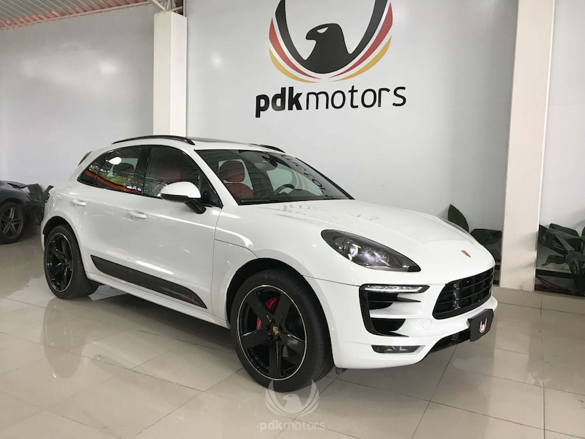 Foto do veículo PORSCHE  MACAN GTS 2017 5.080 KM 439.000,00