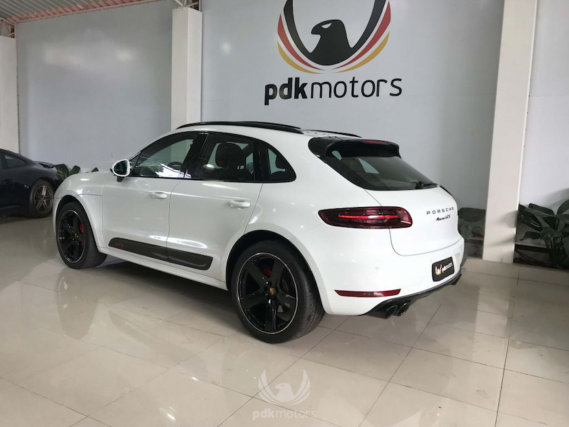 Foto do veículo PORSCHE  MACAN GTS 2017 5.080 KM 439.000,00