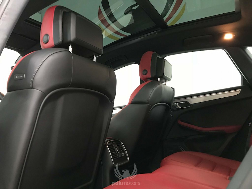 Foto do veículo PORSCHE  MACAN GTS 2017 5.080 KM 439.000,00