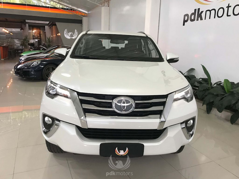 Foto do veículo TOYOTA HILUX SW4 SRX 4X4 | 7 LUGARES 2016 65.180 KM 239.900,00