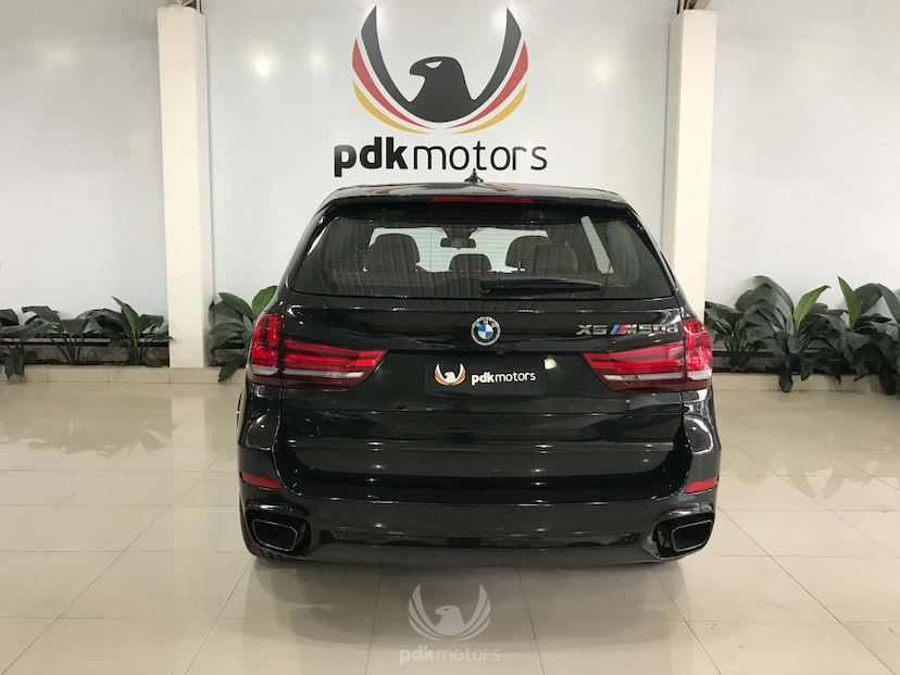 Foto do veículo BMW  X5 M50D 5L 2015 15.000 KM 339.000,00