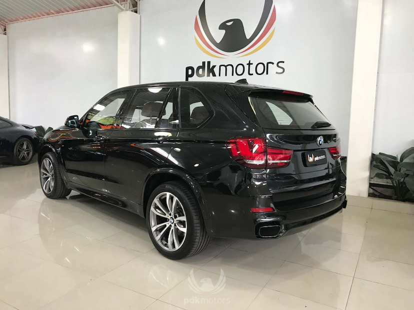 Foto do veículo BMW  X5 M50D 5L 2015 15.000 KM 339.000,00