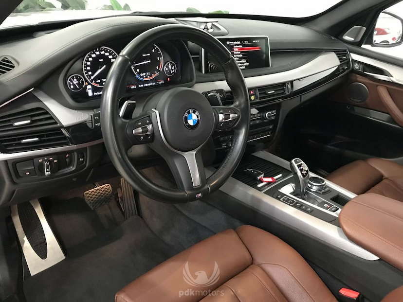 Foto do veículo BMW  X5 M50D 5L 2015 15.000 KM 339.000,00