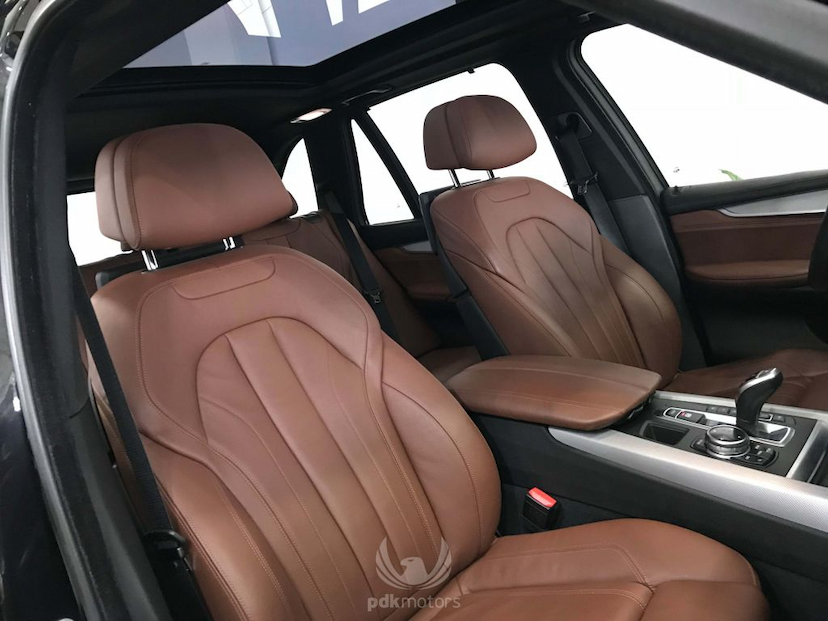 Foto do veículo BMW  X5 M50D 5L 2015 15.000 KM 339.000,00