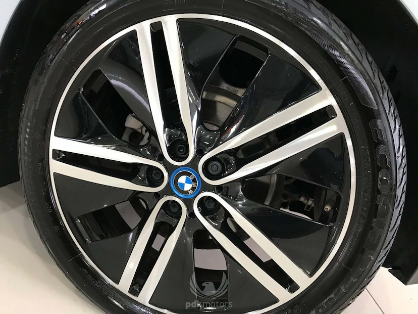 Foto do veículo BMW  I3 FULL REX 2015 13.080 KM 169.000,00