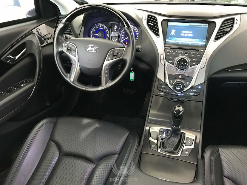 Foto do veículo HYUNDAI  AZERA 2015 60.086 KM 99.000,00