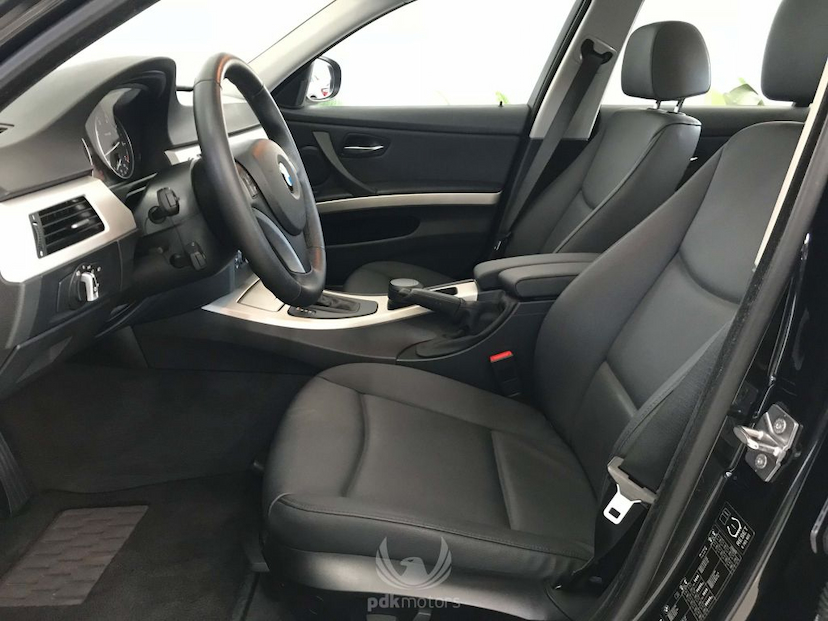 Foto do veículo BMW  320I TOP 2010 36.500 KM 59.900,00