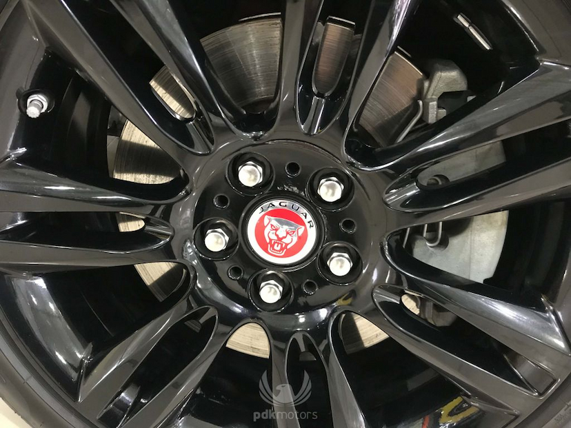 Foto do veículo JAGUAR  XE R-SPORT 2016 27.750 KM 159.000,00