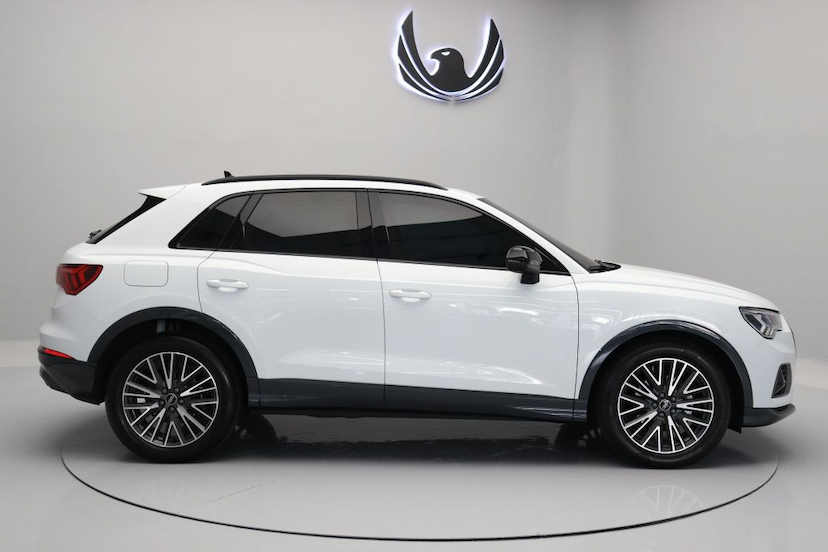 Foto do veículo AUDI Q3 BLACK S-TRONIC 2021 6.965 KM 319.000,00