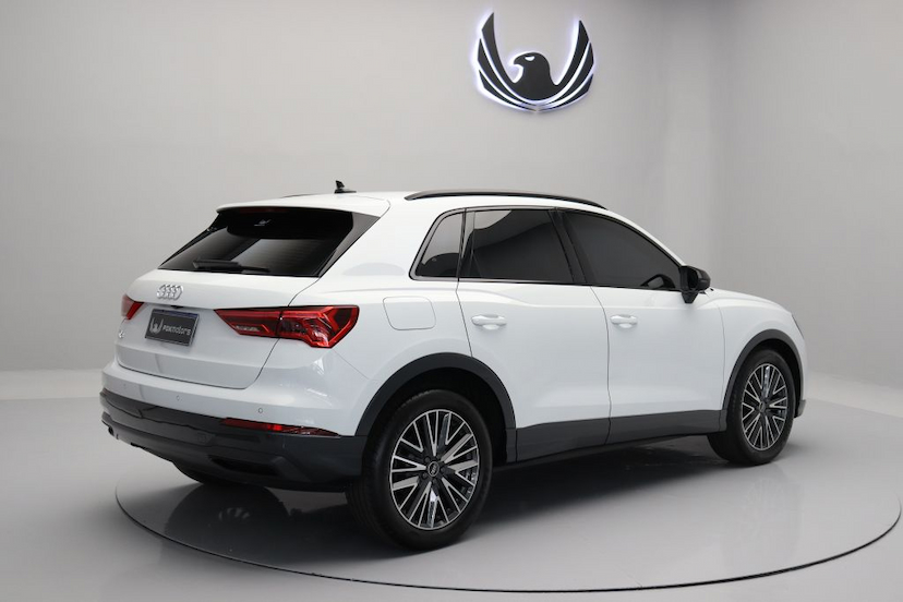 Foto do veículo AUDI Q3 BLACK S-TRONIC 2021 6.965 KM 319.000,00