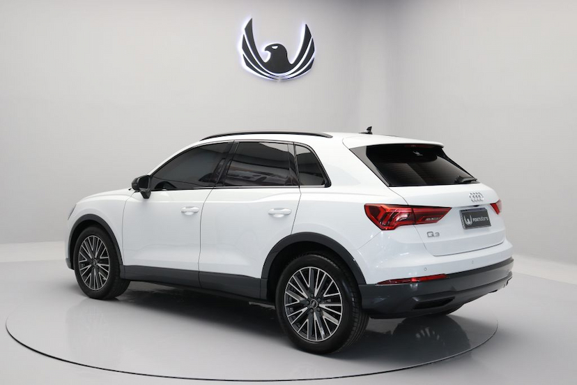 Foto do veículo AUDI Q3 BLACK S-TRONIC 2021 6.965 KM 319.000,00