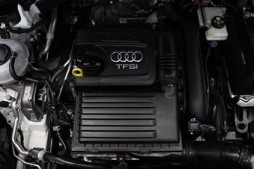 Foto do veículo AUDI Q3 BLACK S-TRONIC 2021 6.965 KM 319.000,00