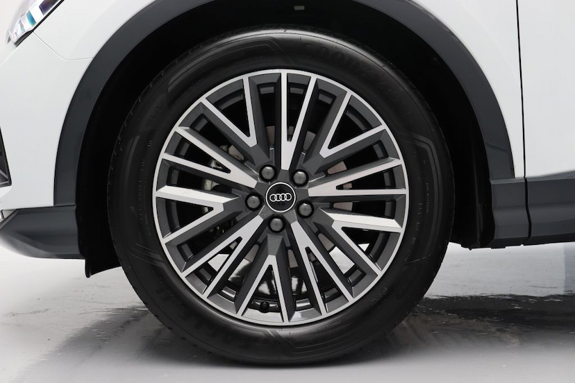 Foto do veículo AUDI Q3 BLACK S-TRONIC 2021 6.965 KM 319.000,00
