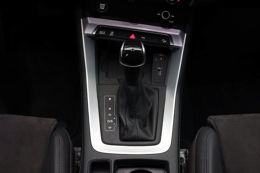Foto do veículo AUDI Q3 BLACK S-TRONIC 2021 6.965 KM 319.000,00