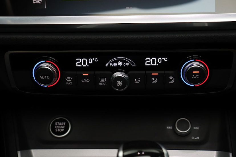 Foto do veículo AUDI Q3 BLACK S-TRONIC 2021 6.965 KM 319.000,00