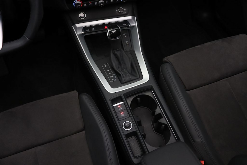 Foto do veículo AUDI Q3 BLACK S-TRONIC 2021 6.965 KM 319.000,00