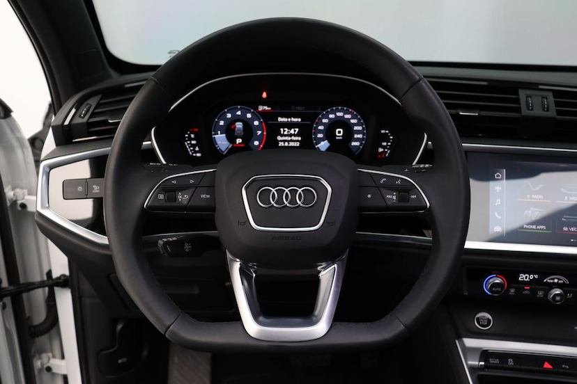 Foto do veículo AUDI Q3 BLACK S-TRONIC 2021 6.965 KM 319.000,00