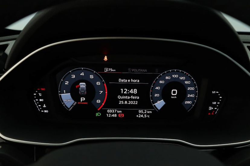 Foto do veículo AUDI Q3 BLACK S-TRONIC 2021 6.965 KM 319.000,00