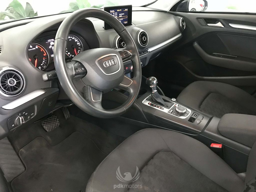 Foto do veículo AUDI  A3 SEDAN 2015 49.482 KM 89.000,00