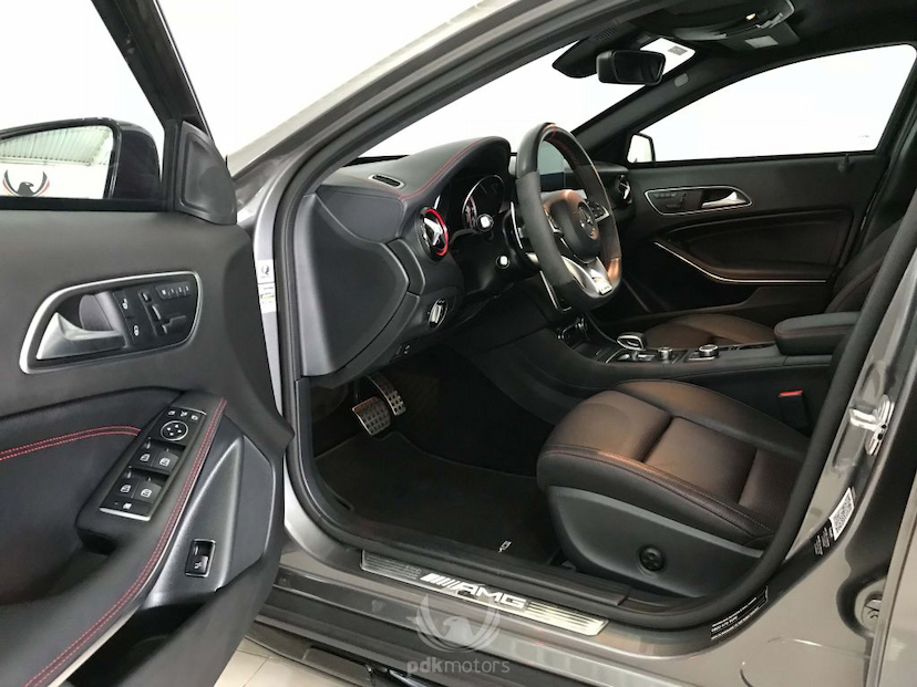 Foto do veículo MERCEDES-BENZ  GLA 45 AMG 2017 10.810 KM 309.900,00