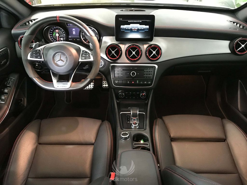 Foto do veículo MERCEDES-BENZ  GLA 45 AMG 2017 10.810 KM 309.900,00