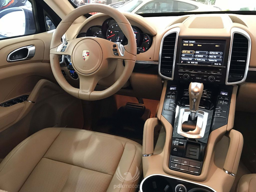 Foto do veículo PORSCHE  CAYENNE V6 2014 34.700 KM 249.000,00