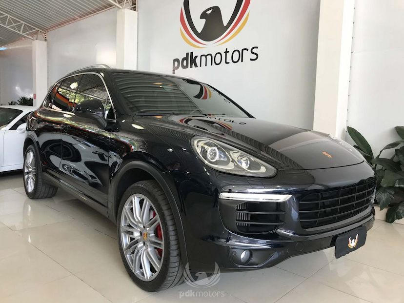 Foto do veículo PORSCHE  CAYENNE S 2016 15.100 KM 315.000,00