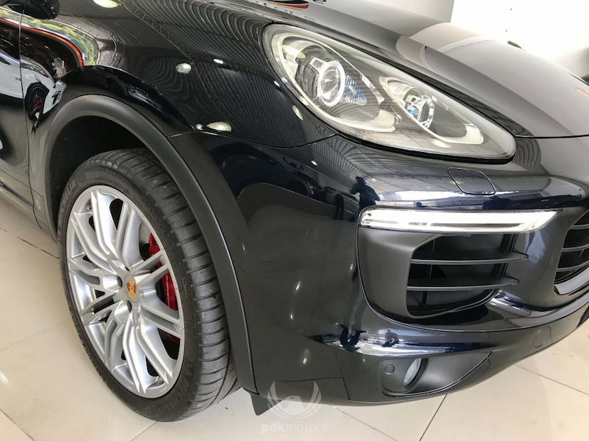 Foto do veículo PORSCHE  CAYENNE S 2016 15.100 KM 315.000,00