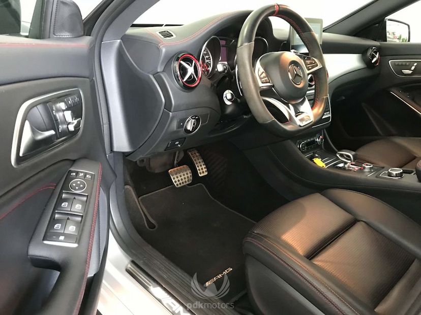 Foto do veículo MERCEDES-BENZ  CLA 45 AMG 2017 18.905 KM 290.000,00