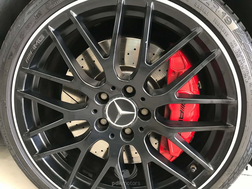 Foto do veículo MERCEDES-BENZ  CLA 45 AMG 2017 18.905 KM 290.000,00
