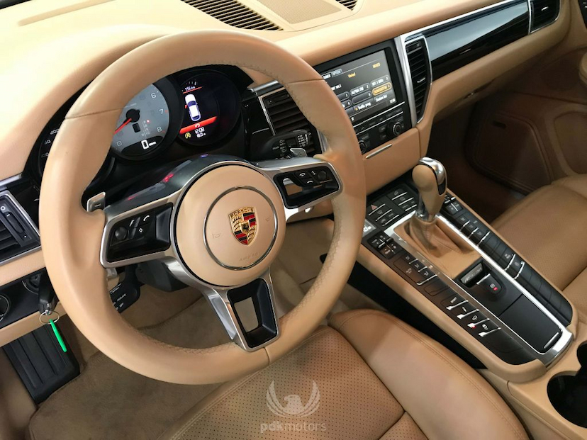 Foto do veículo PORSCHE  MACAN S 2015 69.870 KM 269.000,00