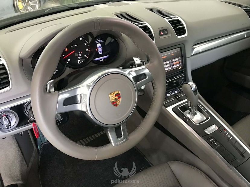 Foto do veículo PORSCHE  CAYMAN S 2014 12.970 KM 309.000,00