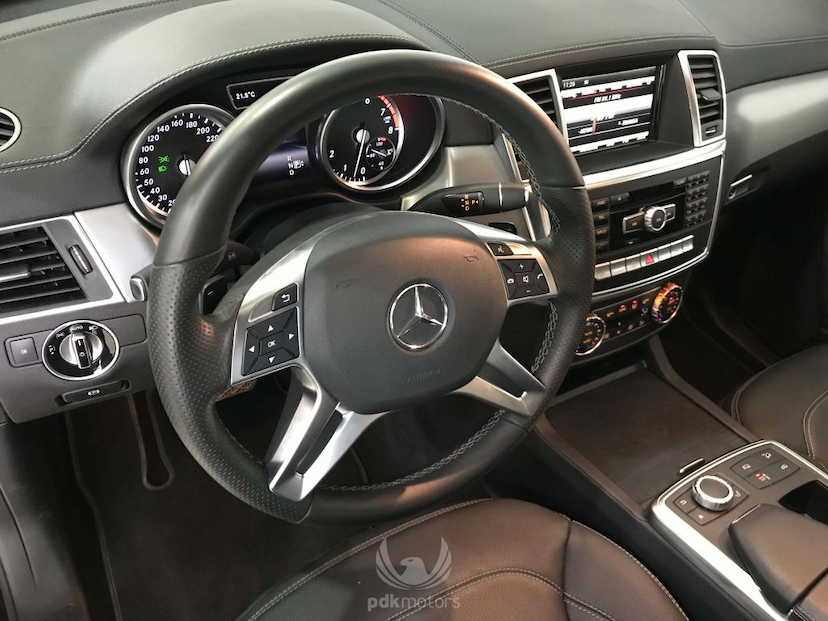 Foto do veículo MERCEDES-BENZ  GL 500 BLUEEFFICIENCY 2015 1.900 KM 399.000,00