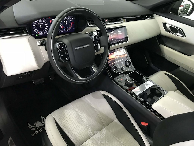 Foto do veículo LAND ROVER  VELAR R-DYNAMIC SE 2018 6.120 KM 415.000,00