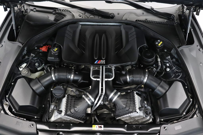 Foto do veículo BMW M6 GRAN COUPé 2015 34.410 KM 389.000,00
