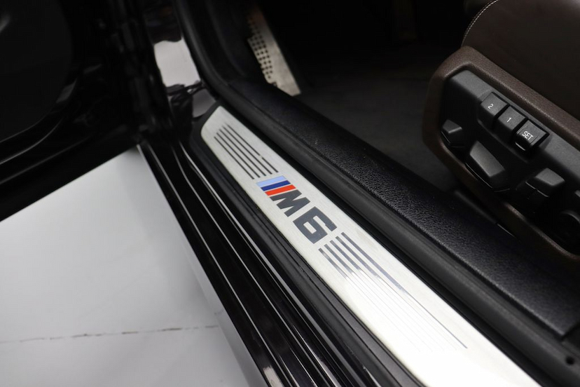 Foto do veículo BMW M6 GRAN COUPé 2015 34.410 KM 389.000,00