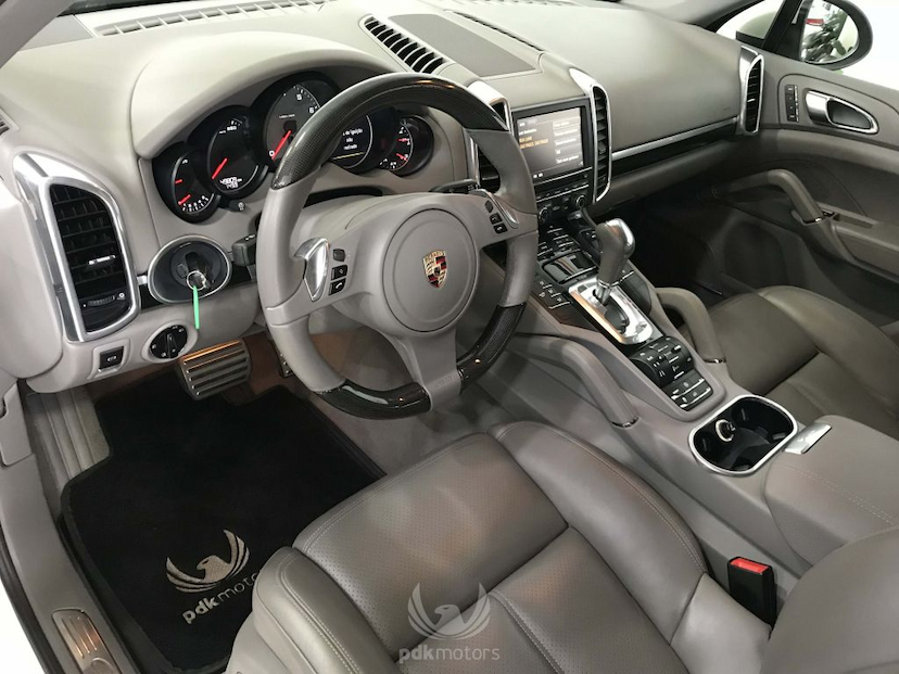 Foto do veículo PORSCHE  CAYENNE S 2011 49.810 KM 159.000,00