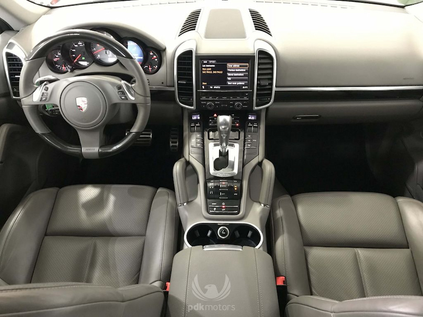Foto do veículo PORSCHE  CAYENNE S 2011 49.810 KM 159.000,00