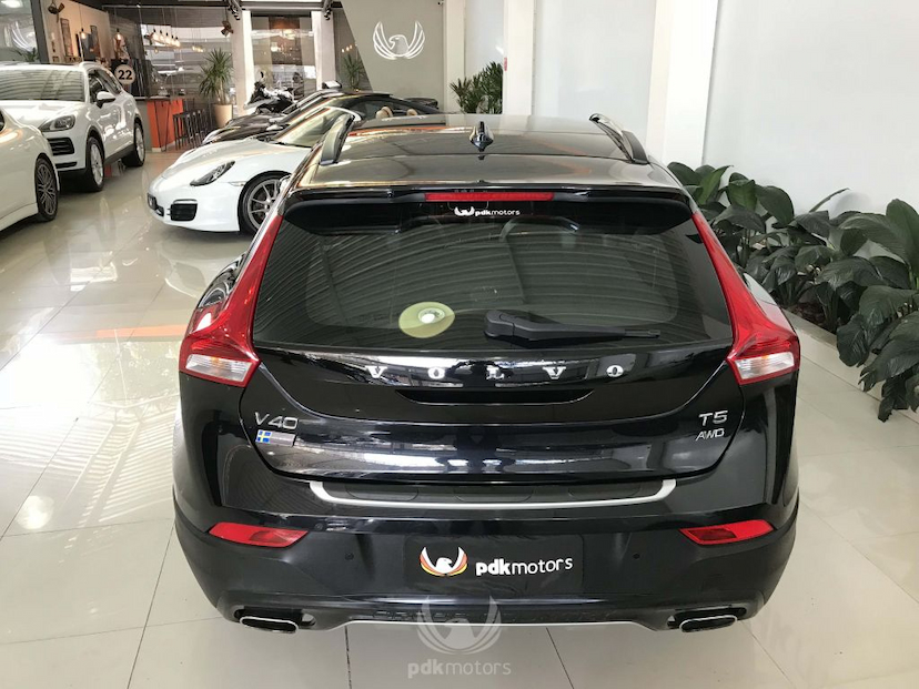 Foto do veículo VOLVO  V40 CROSS COUNTRY 2014 22.250 KM 85.000,00
