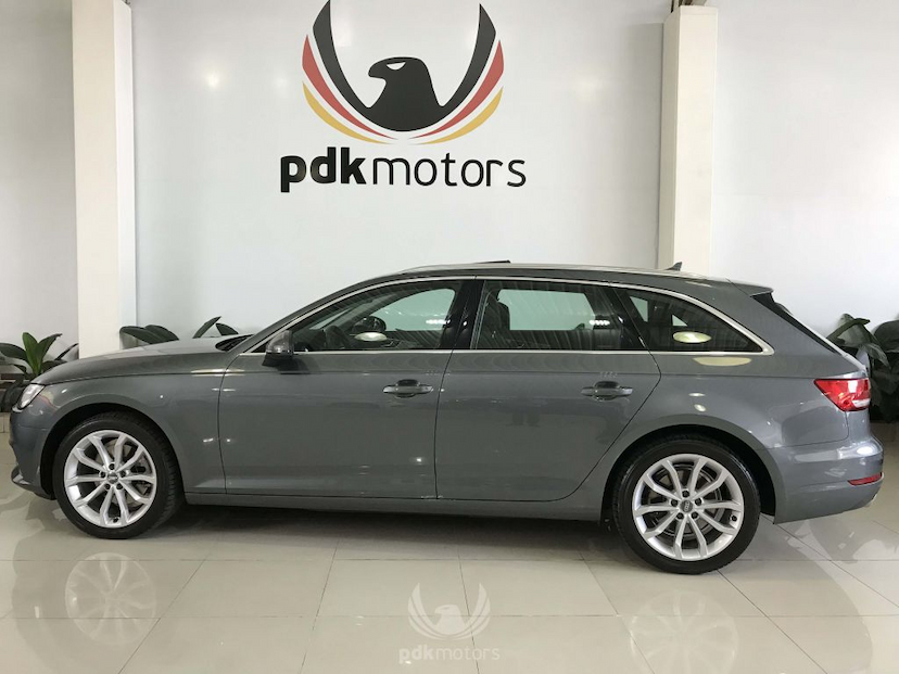 Foto do veículo AUDI  A4 AMBIENTE AVANT 2017 10.260 KM 165.000,00