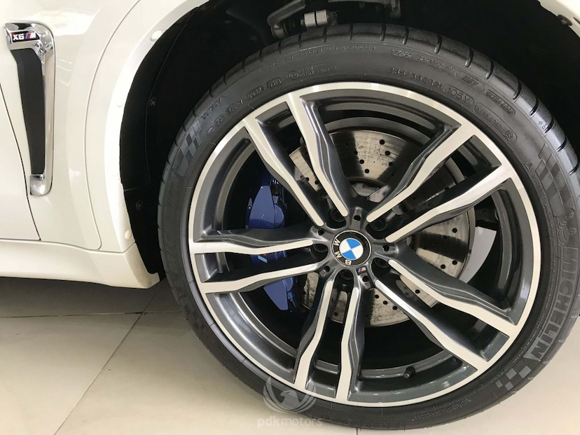 Foto do veículo BMW  X6 M 2016 19.125 KM 389.000,00