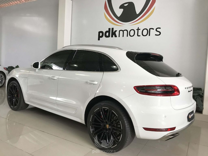 Foto do veículo PORSCHE  MACAN TURBO 2015 30.365 KM 349.900,00