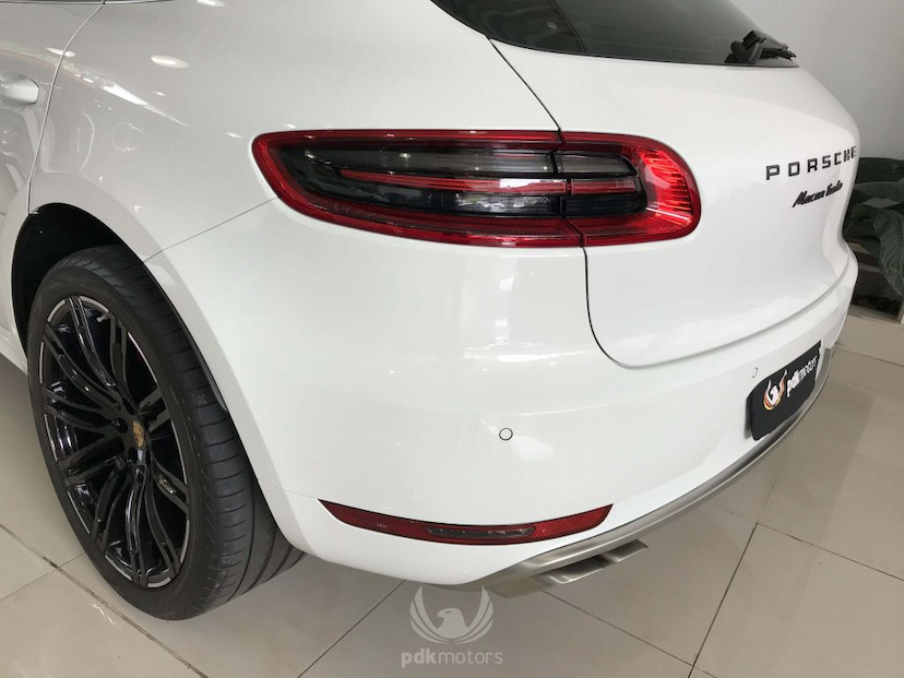 Foto do veículo PORSCHE  MACAN TURBO 2015 30.365 KM 349.900,00