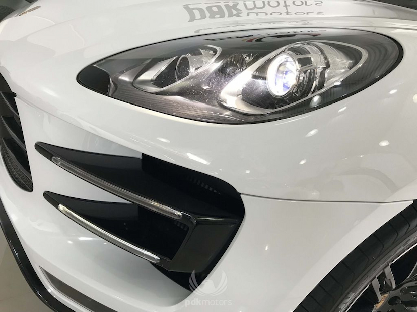 Foto do veículo PORSCHE  MACAN TURBO 2015 30.365 KM 349.900,00