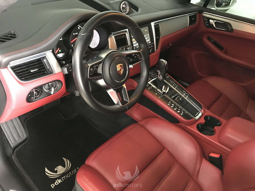Foto do veículo PORSCHE  MACAN TURBO 2015 30.365 KM 349.900,00