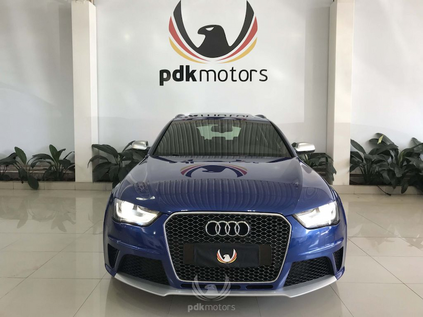 Foto do veículo AUDI RS 4 AVANT QUATTRO 2015 24.723 KM 284.000,00