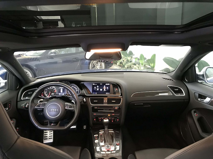 Foto do veículo AUDI RS 4 AVANT QUATTRO 2015 24.723 KM 284.000,00