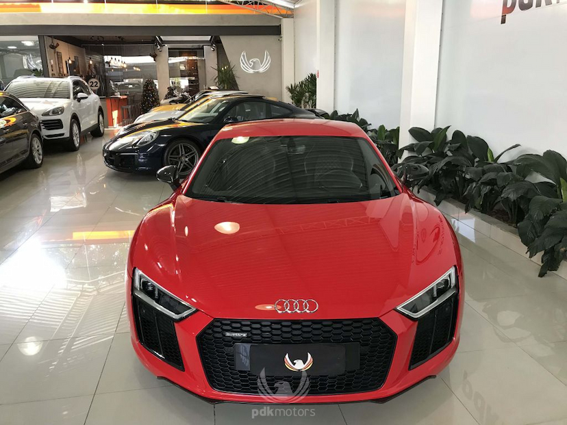 Foto do veículo AUDI  R8 COUPE PLUS QUATTRO 2017 7.430 KM 890.000,00