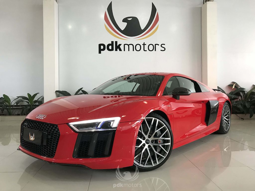 Foto do veículo AUDI  R8 COUPE PLUS QUATTRO 2017 7.430 KM 890.000,00