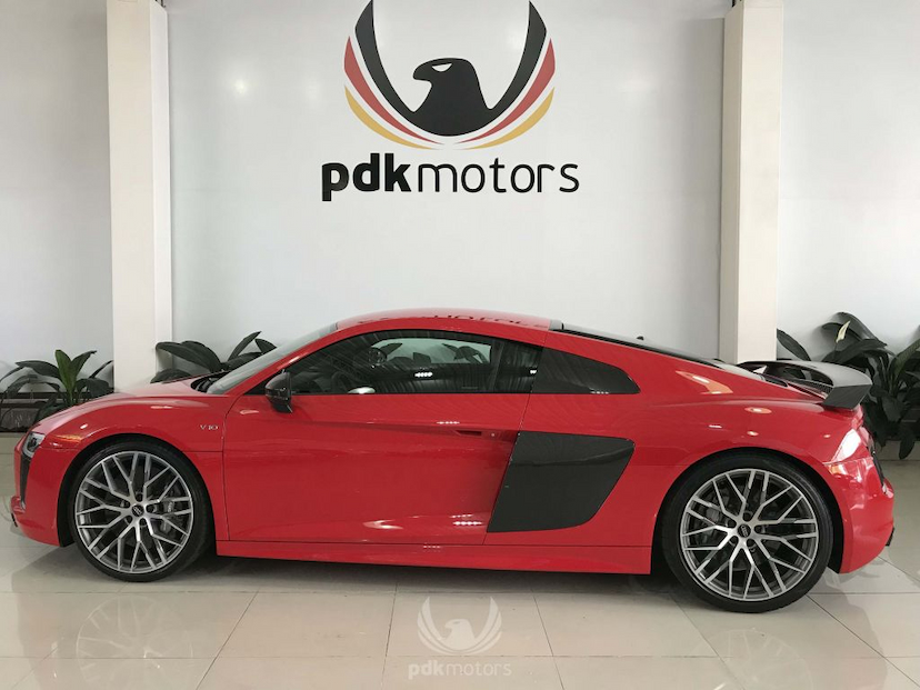 Foto do veículo AUDI  R8 COUPE PLUS QUATTRO 2017 7.430 KM 890.000,00